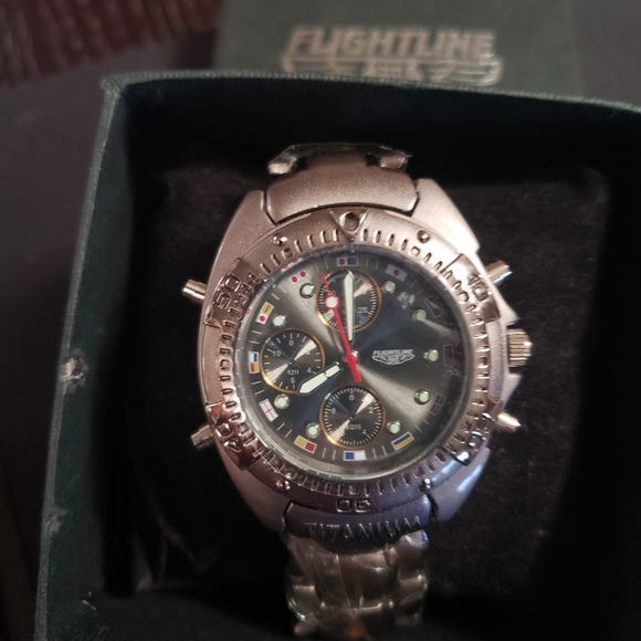 ❌SOLD❌Flightline Titanium Chronograph watch - Picture 4 of 7